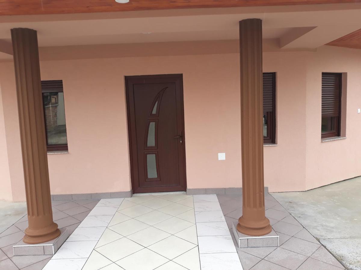 Andi Apartman Pacir Exterior foto