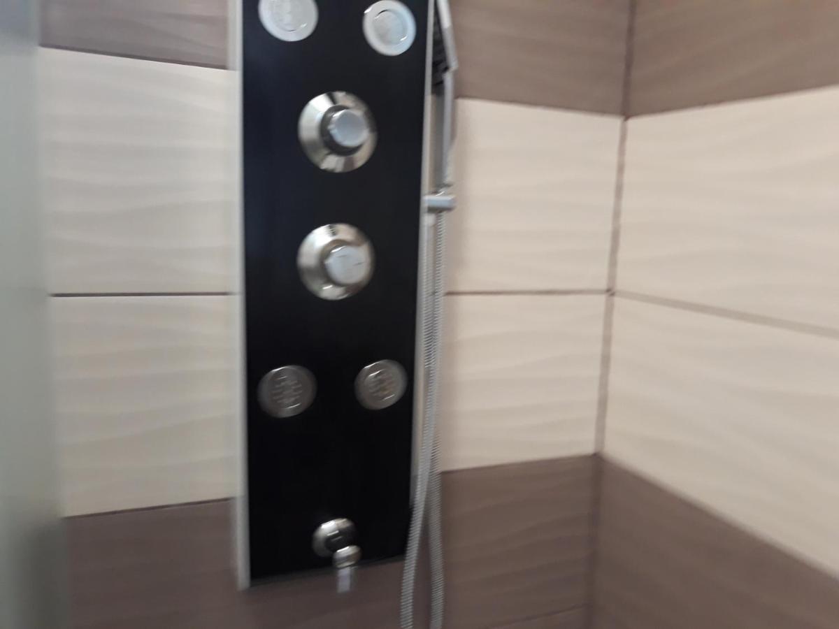 Andi Apartman Pacir Exterior foto